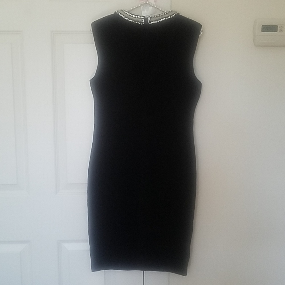 Dress - Picture 4 of 4